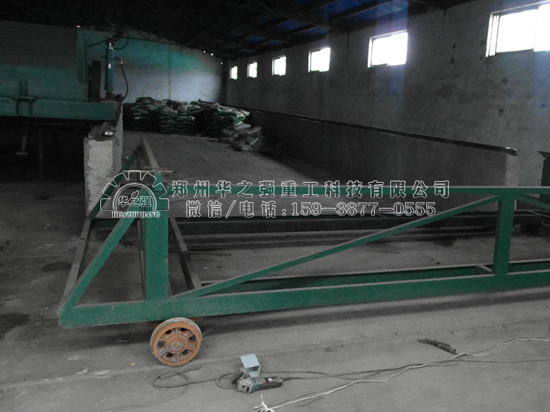 行走式翻拋機(jī)特點(diǎn)介紹