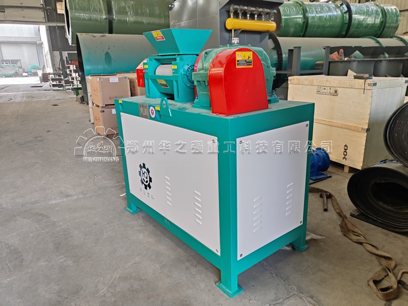 對輥擠壓造粒機.jpg